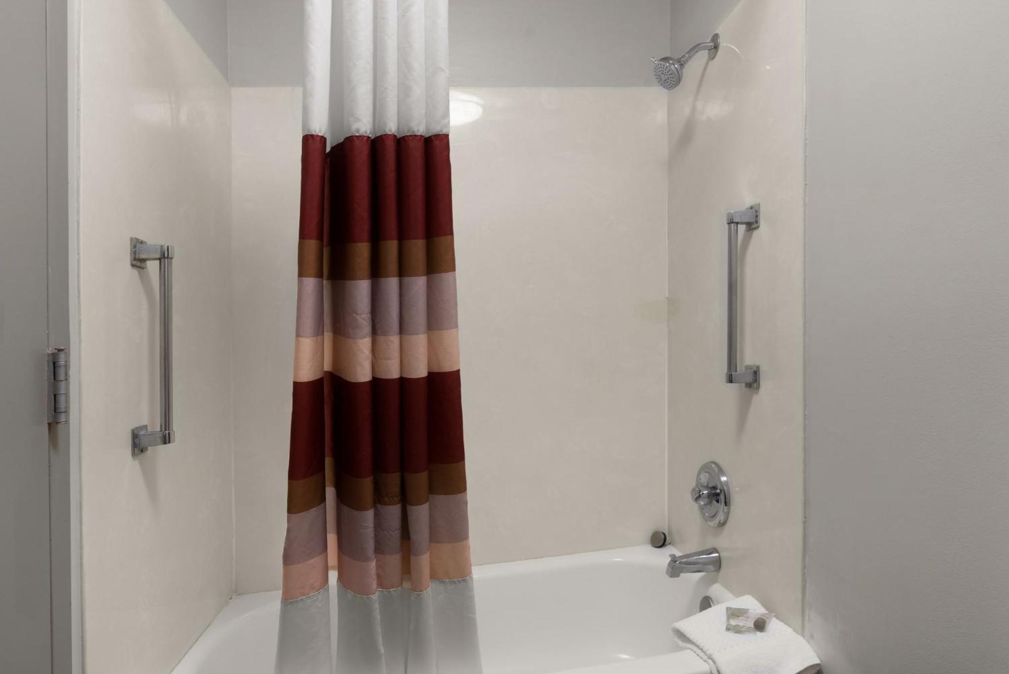 Red Roof Inn & Suites Savannah Airport Pooler Eksteriør billede