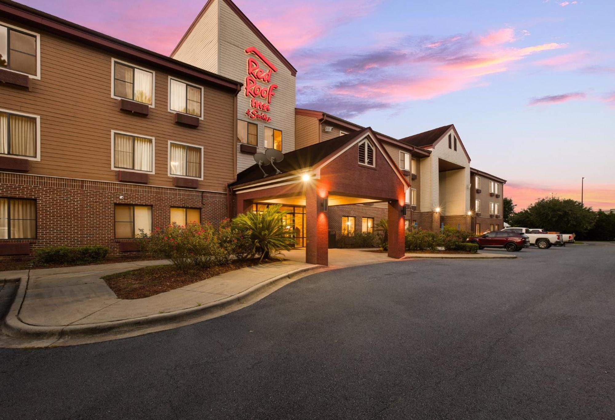 Red Roof Inn & Suites Savannah Airport Pooler Eksteriør billede
