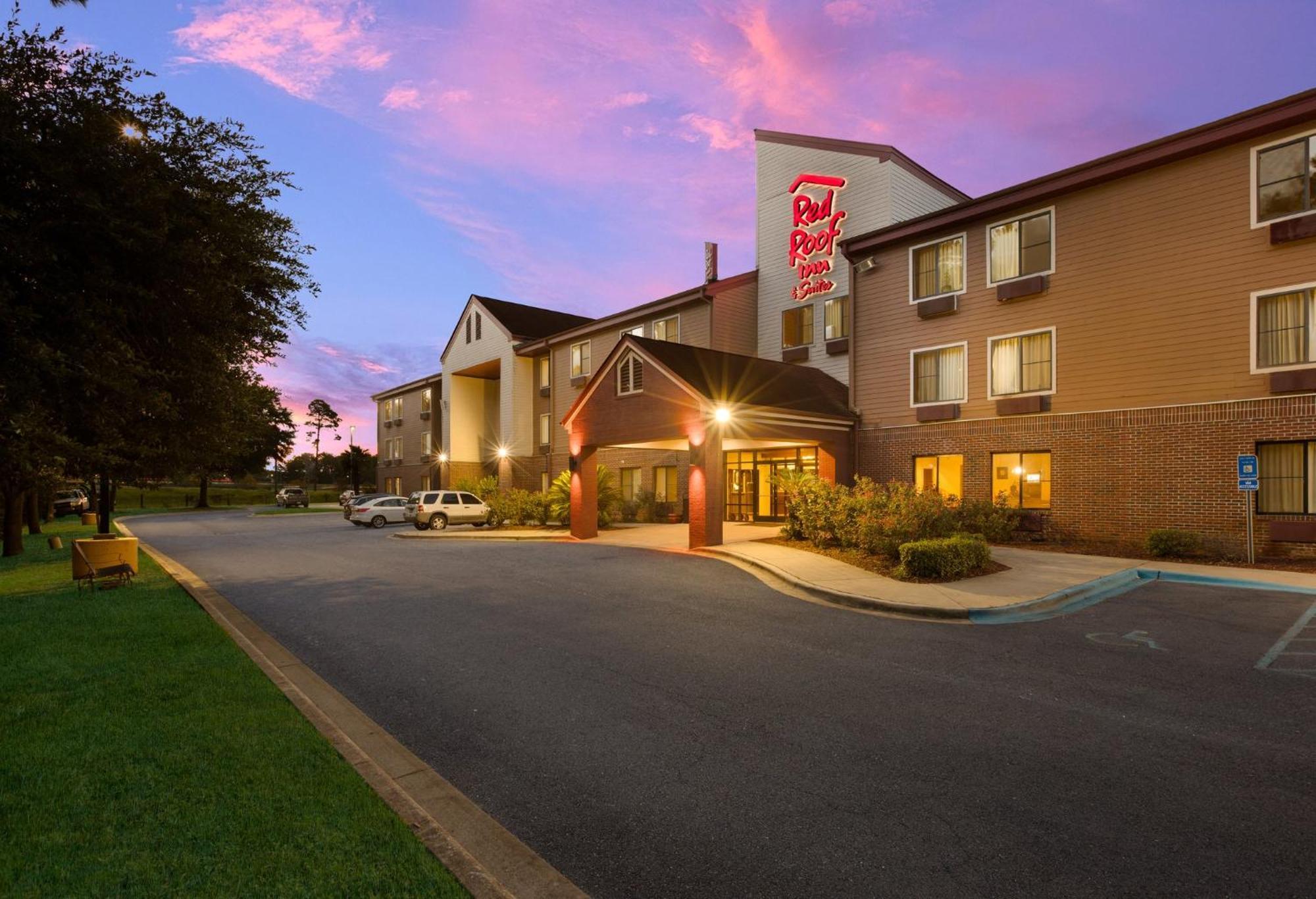 Red Roof Inn & Suites Savannah Airport Pooler Eksteriør billede