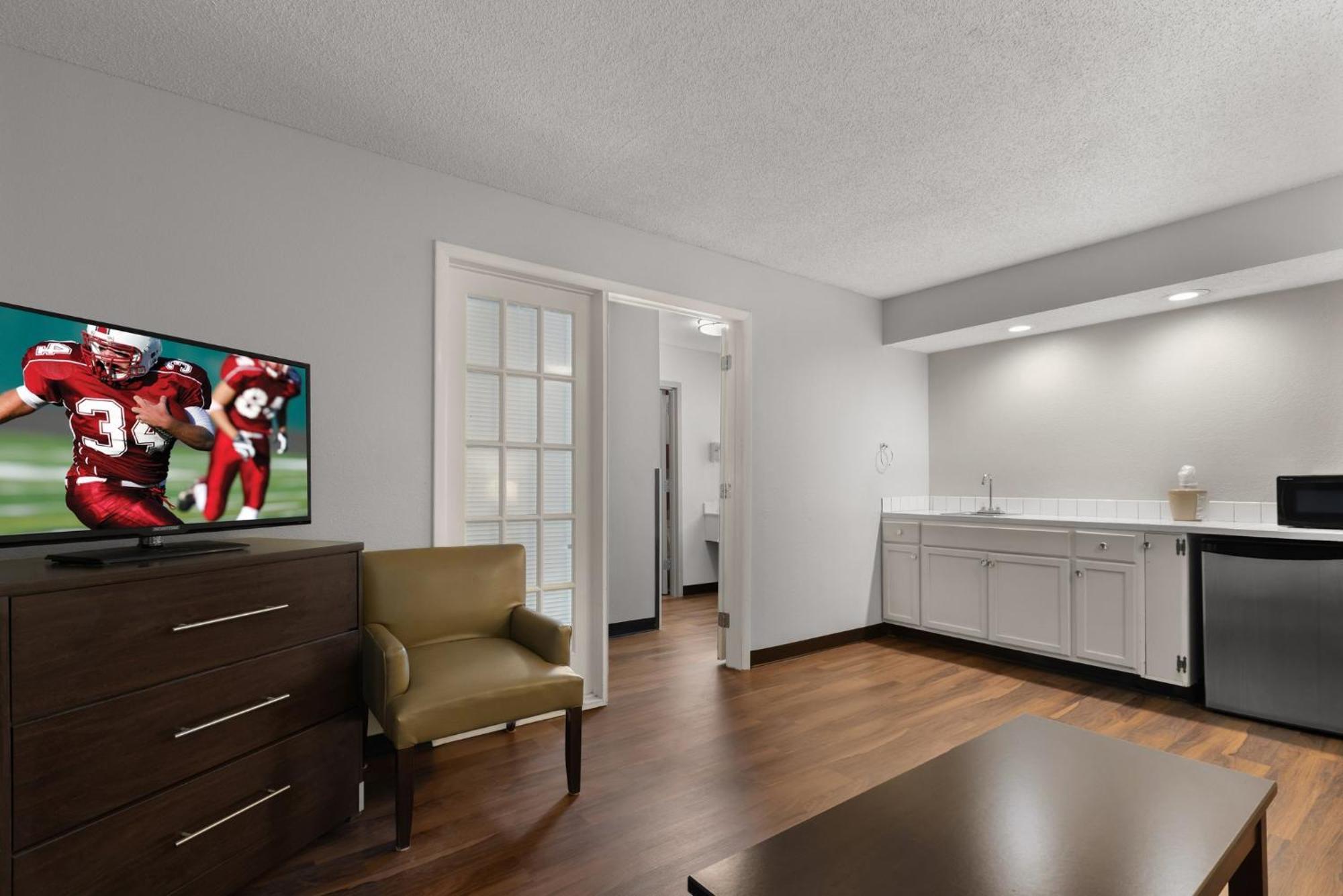 Red Roof Inn & Suites Savannah Airport Pooler Eksteriør billede