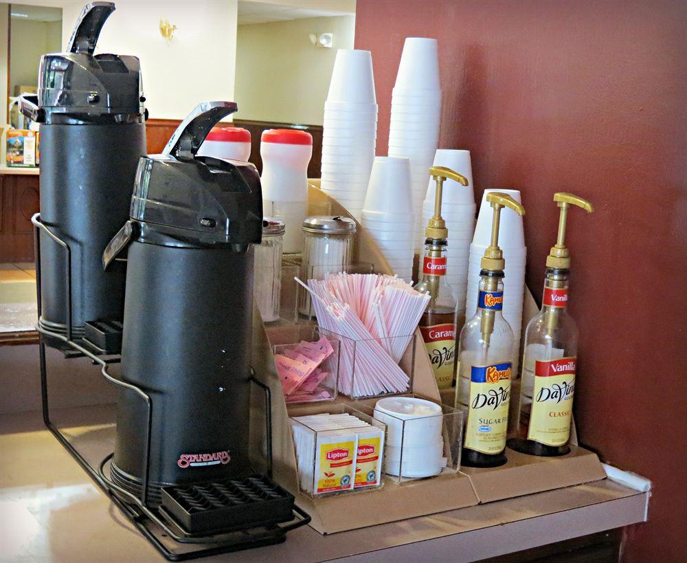 Red Roof Inn & Suites Savannah Airport Pooler Eksteriør billede
